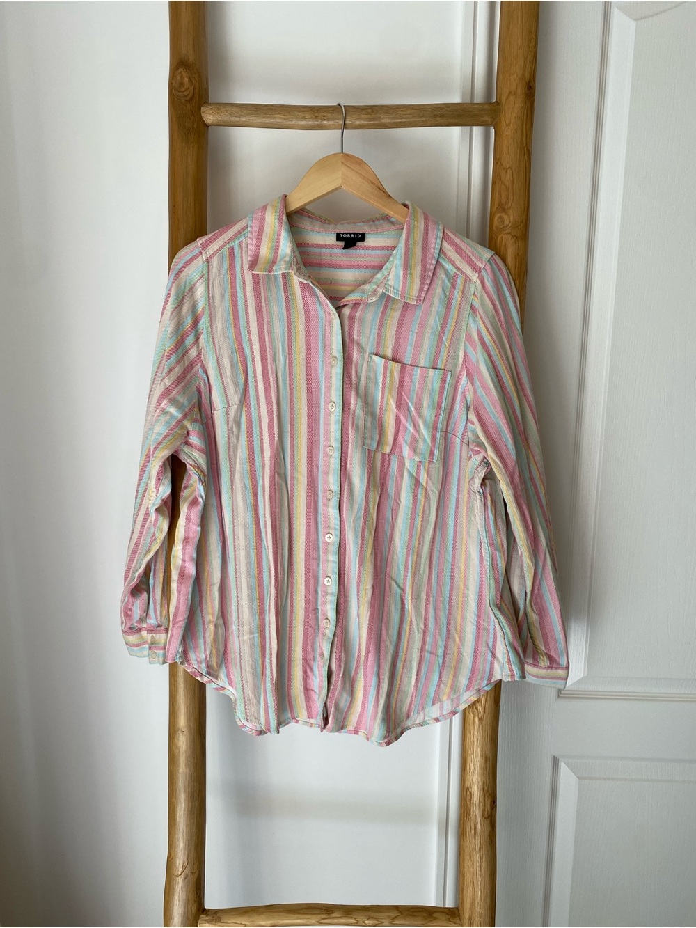 Torrid Lizzie Button-Up Shirt Pastel Multi-Stripe Sz 1 (14-16) Summer Casual